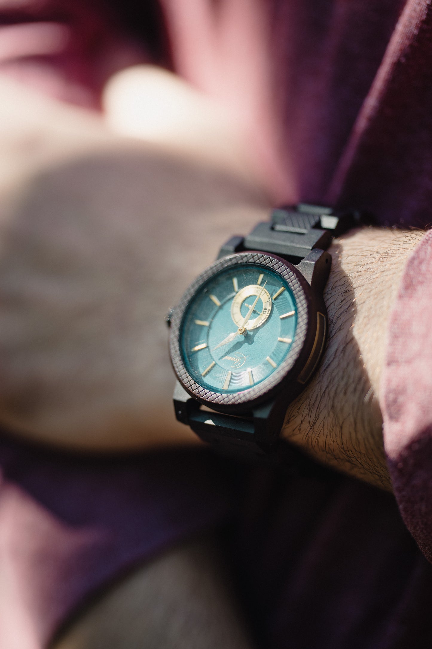 Saphir d'Ébène (ebony sapphire)